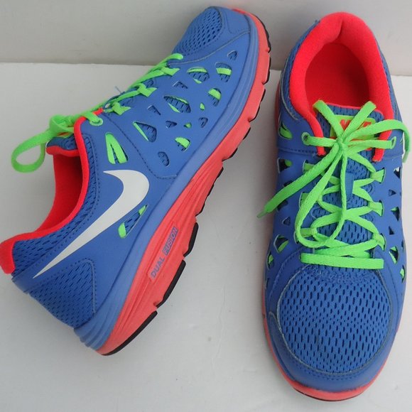 Nike Shoes - SIZE 8. NIKE Dual Fusion Run 2 running sneakers shoes.